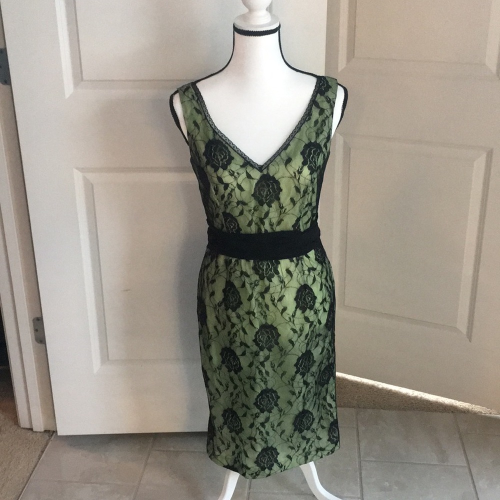 London Times Sleeveless Cocktail Dress